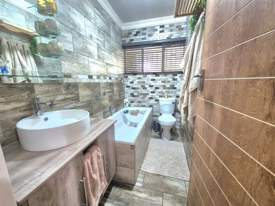 4 Bedroom Property for Sale in Fichardt Park Free State